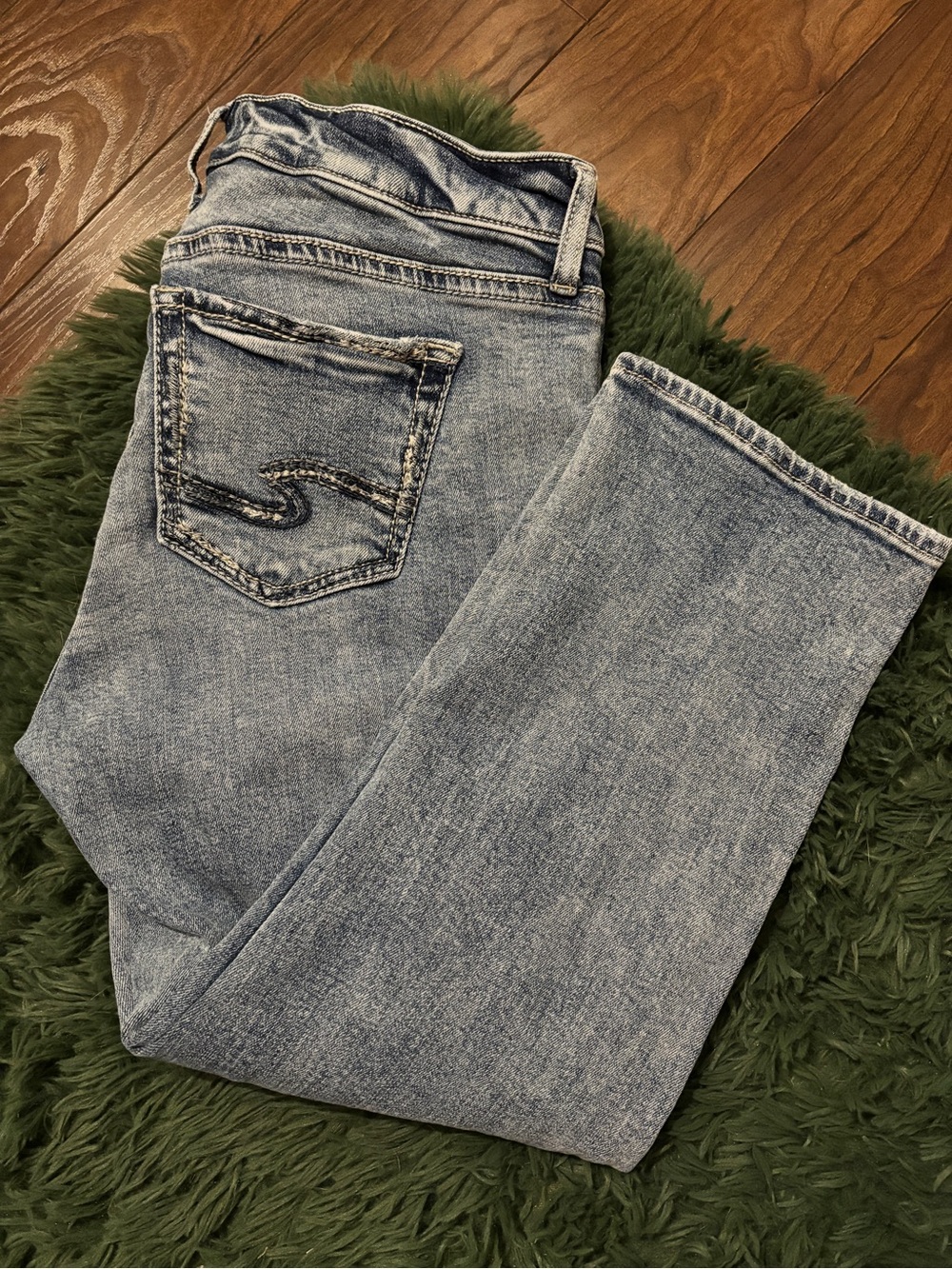 Silver Denim Elyse Capri